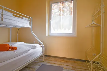 Schlafzimmer 1