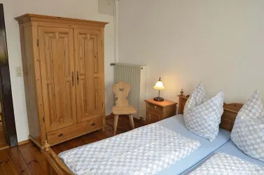 Fewo Meerspinne - rustikales Schlafzimmer 1 im EG