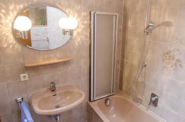 Fewo Meerspinne - Bad 1 im EG, Wanne, Dusche, WC