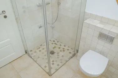 Apartment Idig - Tageslicht-Bad mit Dusche, WC
