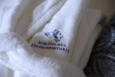 Bademantel Schlößchen Hildenbrandseck