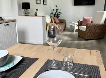 Essbereich Blick ins Wohnzimmer