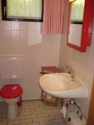 WC zu Schlafzimmer 2