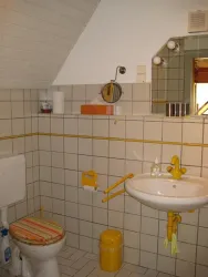 Bad zu Schlafzimmer 1