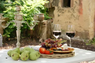 Im Garten (© Herrenhaus Barthelemy Bollen)