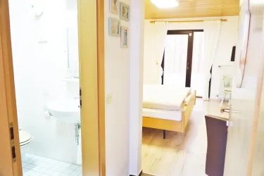 Eingang mit Bad Zimmer 2