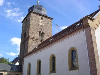 Dackenheim - Katholische Kirche, Seitenansicht mit (© Archiv Urlaubsregion Freinsheim)