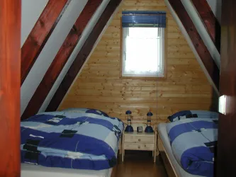 128 2-Bettschlafzimmer (© Gebhardt)