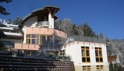 Außenansicht des Hotels (© Fam. Ulses)