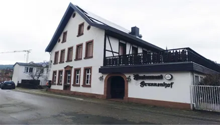Hotel Brunnenhof Aussenansicht (© Cedric Uhlmann)
