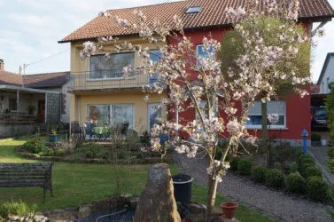 Hausansicht Schloss-Garten
