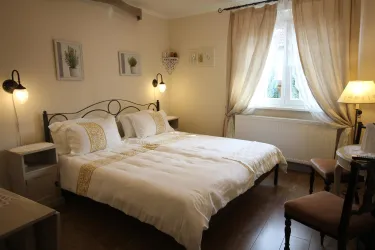 Rosemary & Thyme - Doppelzimmer, Bild 2 (© No. 31 – Bed & Breakfast im Rosengarten)