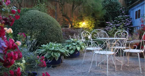 Ein lauschiges Plätzchen im Rosengarten (© No. 31 – Bed & Breakfast im Rosengarten)