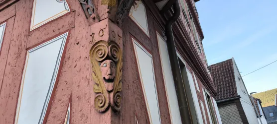 Zunfthaus - Schnitzereien - Stadt Lambrecht
