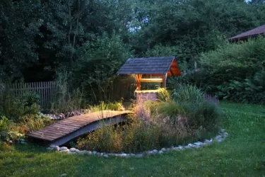 Teich mit Brunnen