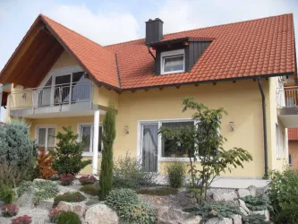 Haus mit Vorgarten