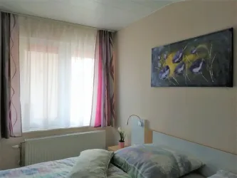 Schlafzimmer West neu (© Erika Thurau)