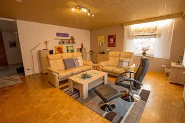 Wohnzimmer Bild 1 (© Erika Thurau)