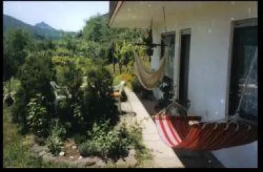 Garten mit Trifelsblick