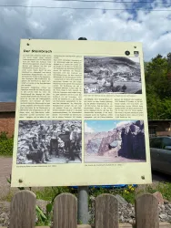 Informationstafel "Der Steinbruch" (© Verein SÜW Annweiler e.V.)