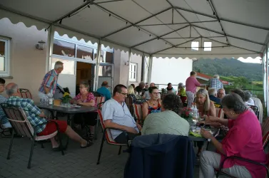 Außenterrasse (© Weingut Wind-Rabold)