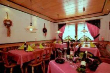 Winzerhotel zum Saalbau (© Winzerhotel zum Saalbau)
