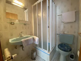 Zimmer 2 Einzelzimmer Bad