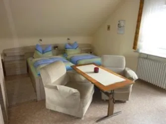Schlafzimmer 1