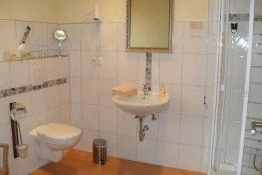 Kastanienzimmer Bad
