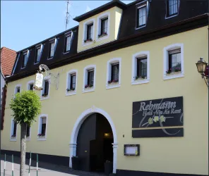 Außenansicht Hotel Rebmann (© Rene Rebmann)