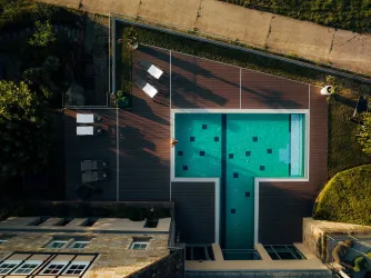 Sweimmingpool von oben Sweimmingpool von oben