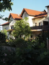 Aussenansicht mit Balkon