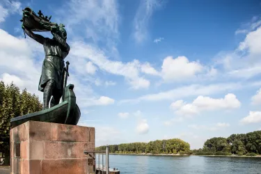 Hagendenkmal am Rhein (© Bernward Bertram)