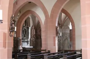 Blick zur Dalbergschen Grabkapelle (© Dr. Luzie Bratner, Mainz)
