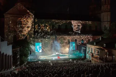 Bühnenszene Nibelungen-Festspiele 2024 (© Bernward Bertram)