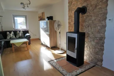 Wohnzimmer mit Kamin (© Strohm)
