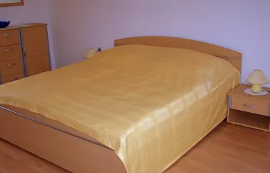 Schlafzimmer 1 neu