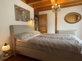 Schlafzimmer Rechts (3)