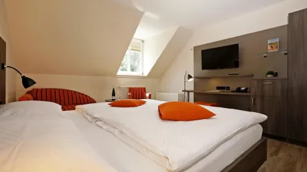 Zimmer mit Dachschräge Bild 2