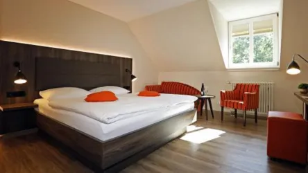 Zimmer mit Dachschräge Bild 1