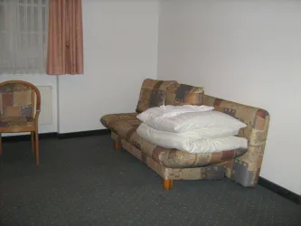 Doppelcouch im Schlafzimmer (© Familie Herbel)