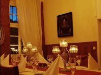 Gartenzimmer, gedeckter Tisch (© Gilcher)