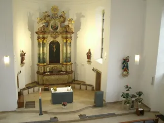 Kirche innen Bild 2 (© Jörg Dörr)