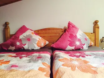 Schlafzimmer_Ferienwohnung_Pirmann (© Weingut Pirmann)