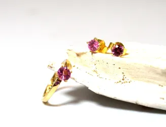 Ring+Ohrstecker_750GG+Safir+Brill