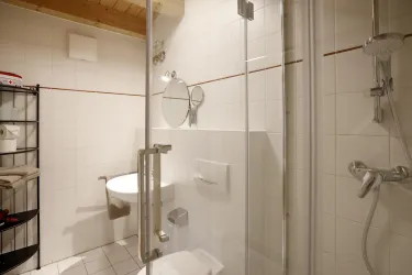 Bad mit Dusche (© Stadt Bad Dürkheim)