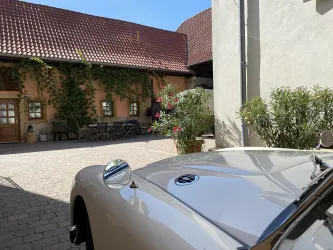 Hof (© Ferienwohnungen an der Weinstraße)