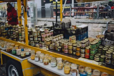 Der Bauernmarkt bietet Gelegenheit zum Stöbern
