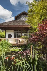 Japanisches_Teehaus_Teich_GartenhotelHeusser