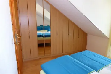 Schlafzimmer 4